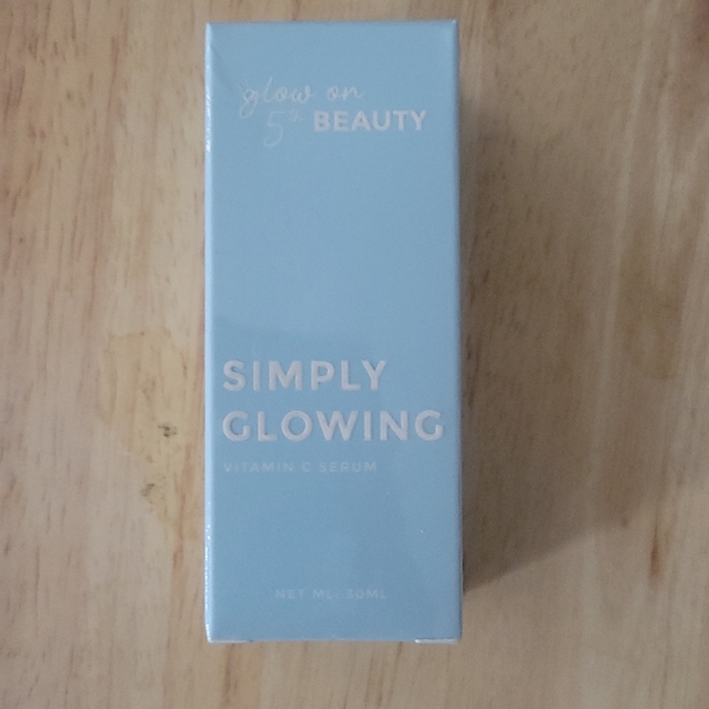 NIB Glow on 5th Beauty Simply Glowing Vit C Serum